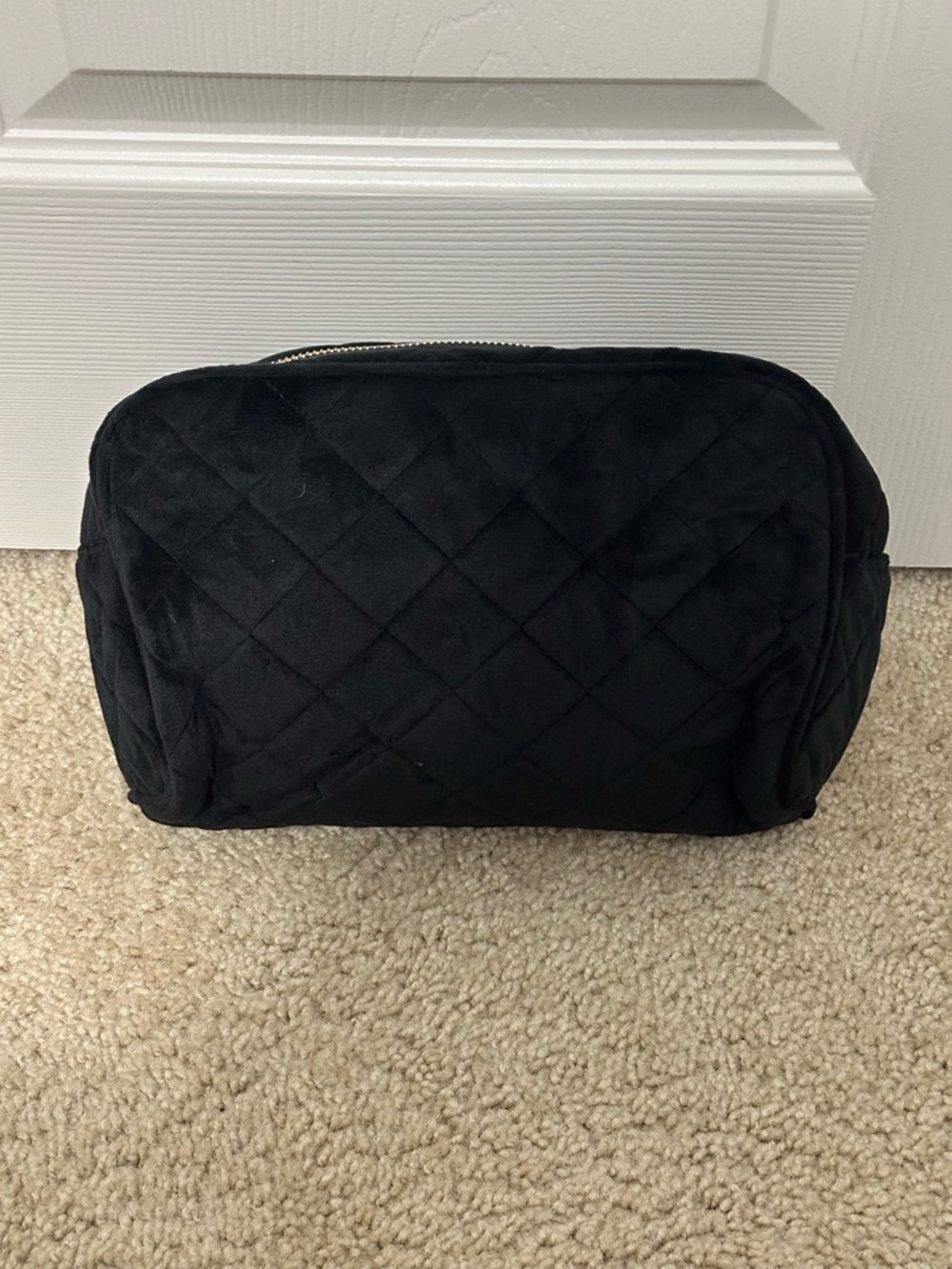 BareMinerals Black Velvet Quilted Cosmetic Makeup Travel Bag - New & Unused - Picture 2 of 8